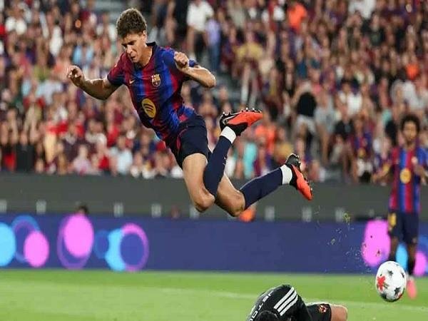 سبورت تكشف موقف حمزة عبد الكريم من التشكيل المتوقع لبرشلونة أمام خيتافي