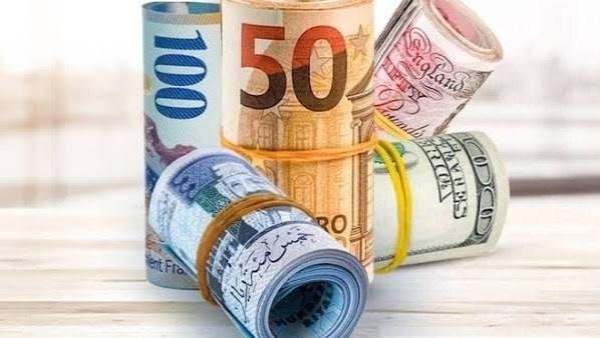 أسعار العملات مقابل الجنيه.. الدولار يسجل 51.83 جنيه