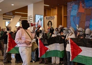 إسقاط مشروط لتهم بحق 5 متظاهرين مؤيدين للفلسطينيين بجامعة أمريكية
