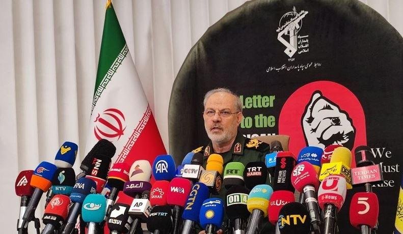 الحرس الثوري يدعو أمريكيين لزيارة إيران والاطلاع على الوضع في مضيق هرمز