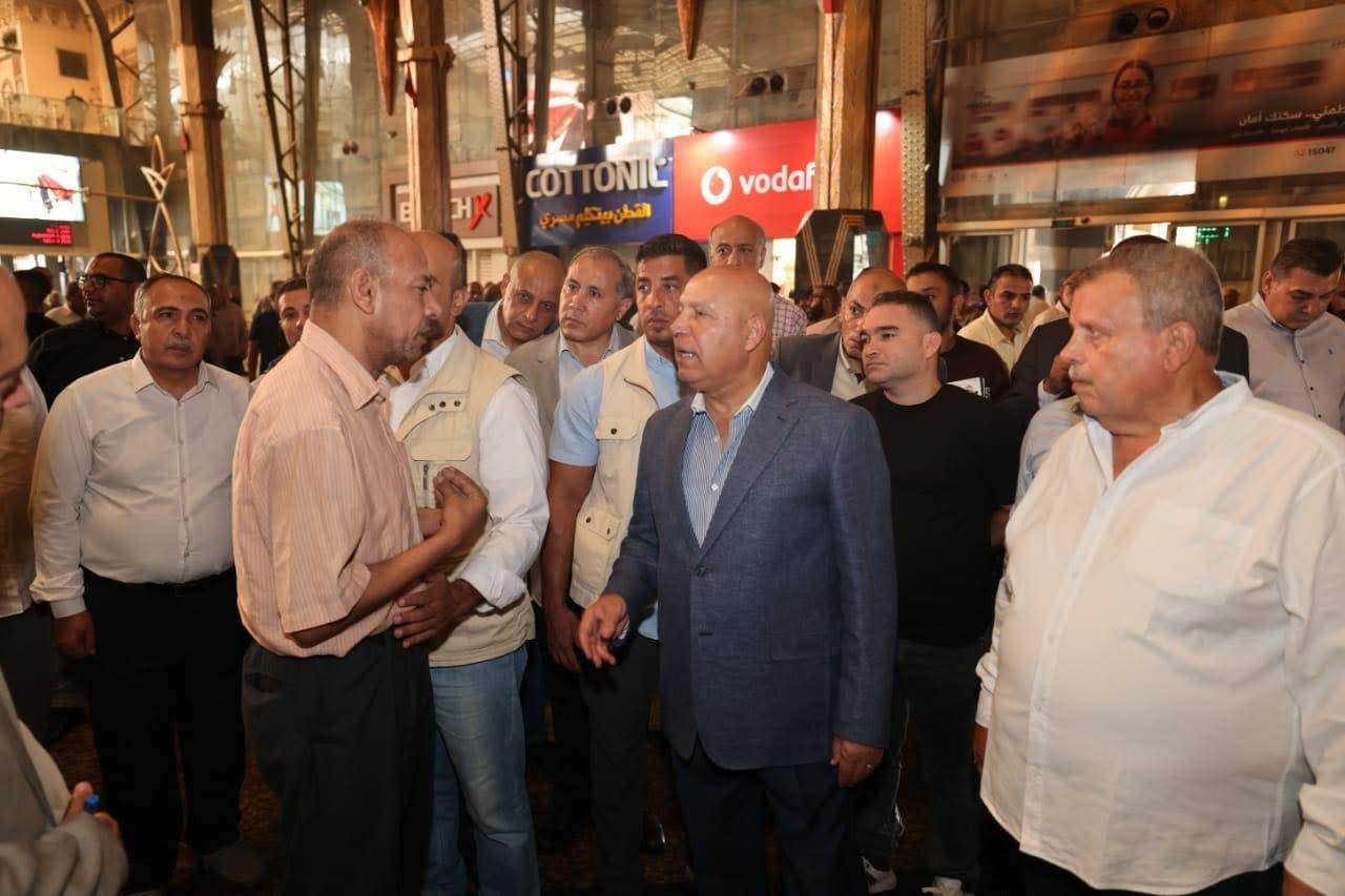 وزير النقل يتفقد محطة رمسيس وي...