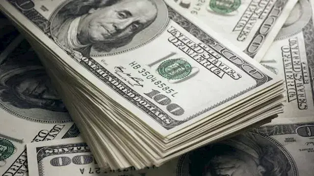 بعد تراجعه دون 50 جنيها.. لماذ...