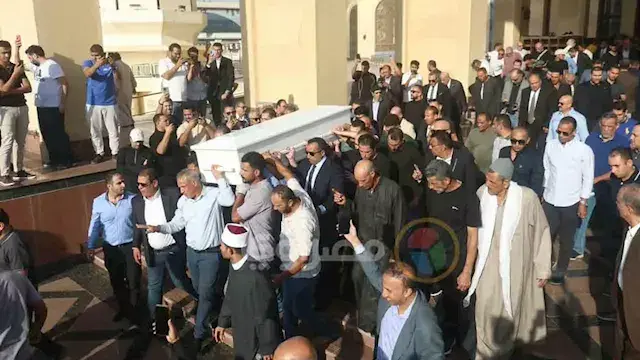 حضور شعبي ورسمي.. بدء عزاء المستشار أحمد الزند في مسقط رأسه بالغربية (صور)