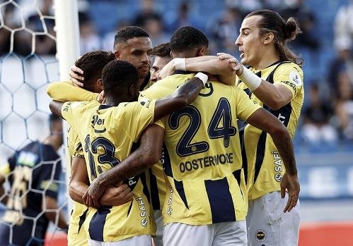 فنربخشة يعلن رحيل مدربه كارتال بعد 9 جولات بالدوري التركي