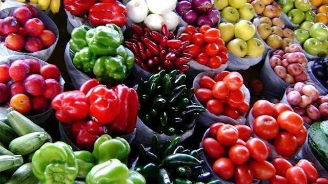 أسعار الخضروات والفاكهة في سوق...