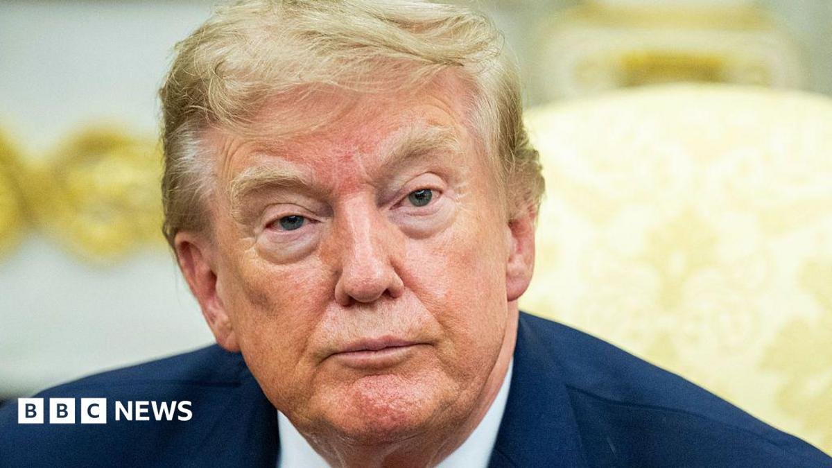 Trump pauses deadline on new C...
