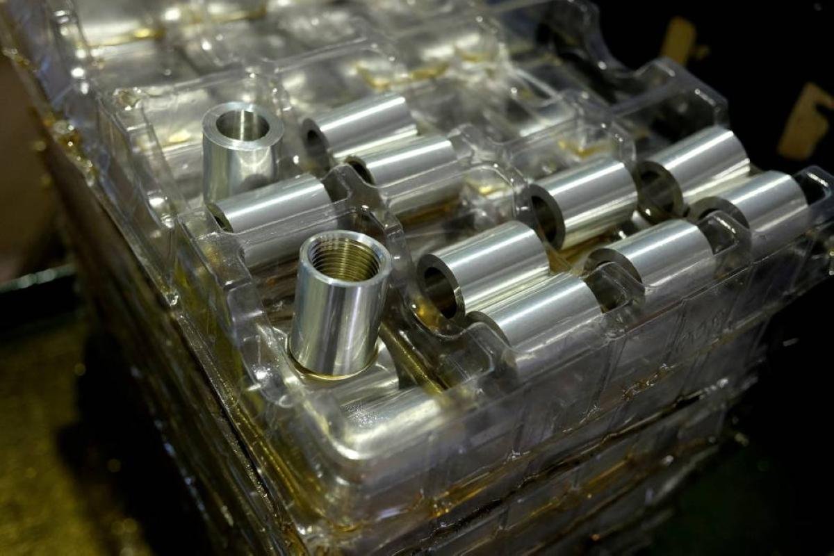 China eases Iran war aluminium...