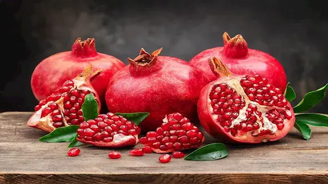 يخفض ضغط الدم.. 4 فوائد لتناول فاكهة الرمان