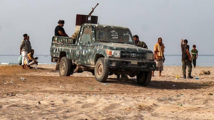 رويترز: مقتل 18 على الأقل في هجوم للحوثيين على معسكر لقوات الحكومة اليمنية في شبوة