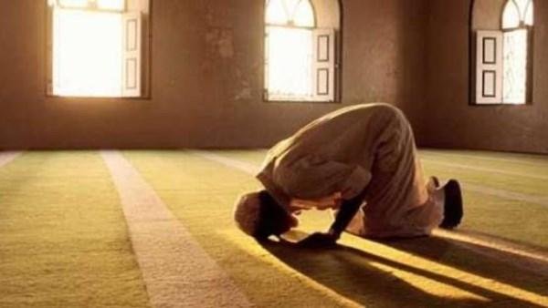 هل تعاد الصلاة عند الشك في عدد الركعات؟.. أمين الفتوى يجيب
