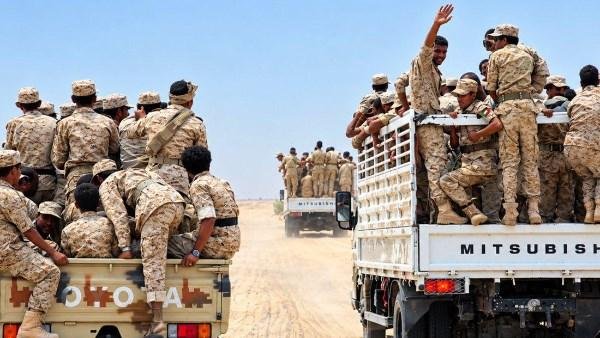 انهيارات واسعة للحوثيين| انشقاقات وفرار في صفوف الميليشيا.. ومصرع قيادي بارز