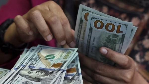 29.7 مليار دولار في 7 شهور.. لماذا ارتفعت تحويلات المصريين بالخارج هذا العام؟