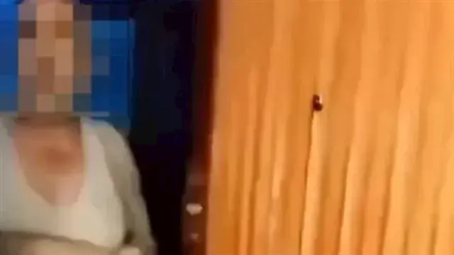 بزعم شراء حلوى وهاتف.. حبس مُس...