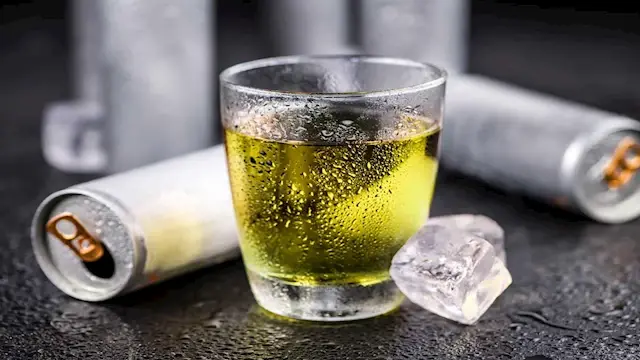 ماذا يحدث لأعضاء جسمك عند تناول مشروبات الطاقة ليلًا؟