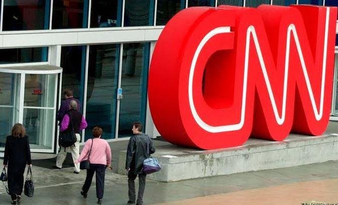 رغم أمر قضائي بإعادة تصاريحهم.. منع بعض موظفي CNN من دخول البيت الأبيض