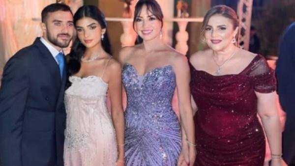 عمرو محمود ياسين يحتفل بخطوبة ابنته عالية في أجواء عائلية