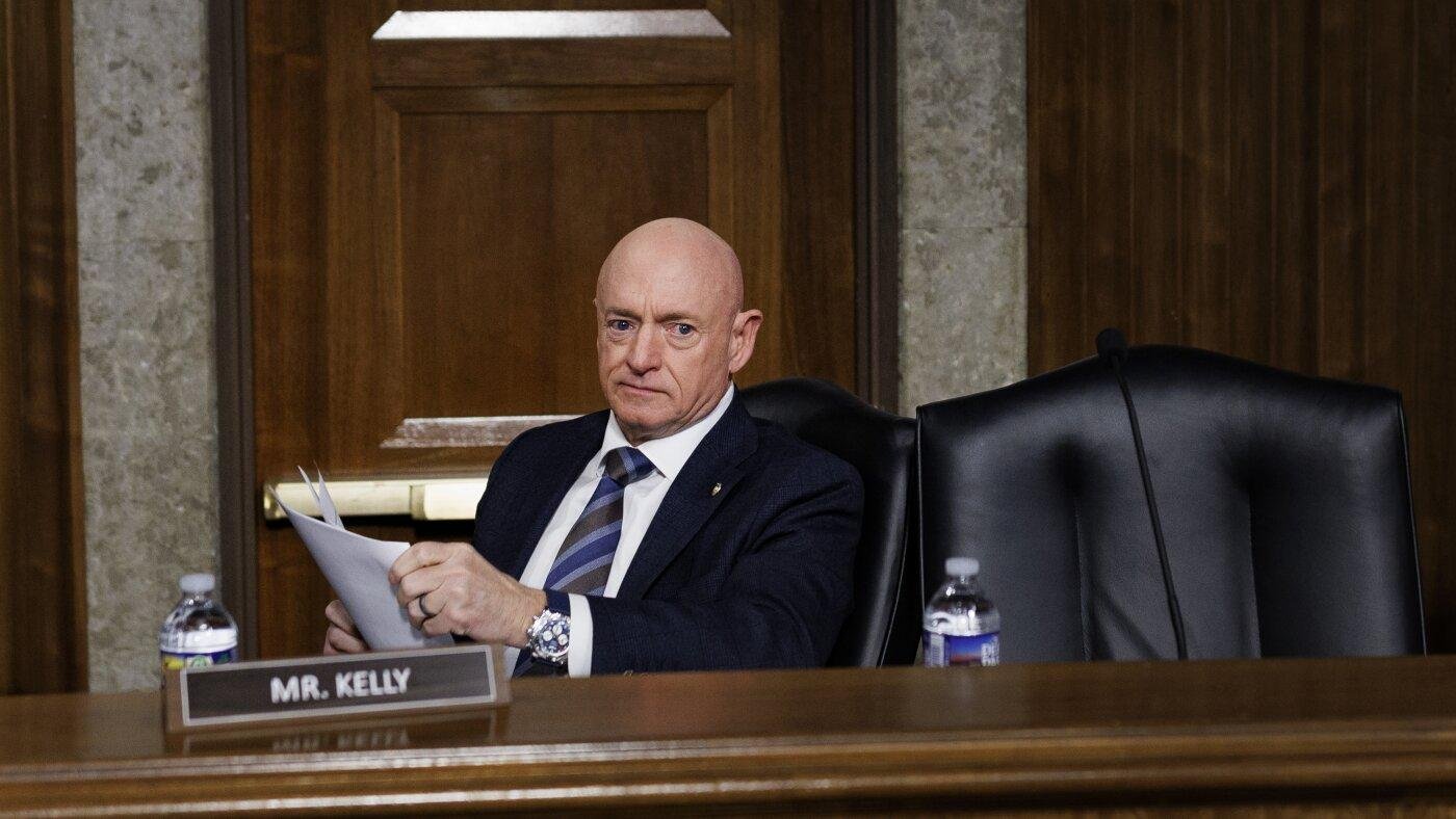 Sen. Mark Kelly says 'very dif...