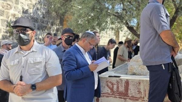تحت حراسة أمنية مشددة.. المتطرف بن غفير يقتحم  المسجد الأقصى المبارك