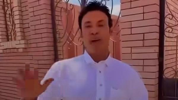 كان نفسها تحضر فرح ولادي.. رسالة مؤثرة من سعد الصغير لوالدته من أمام قبرها