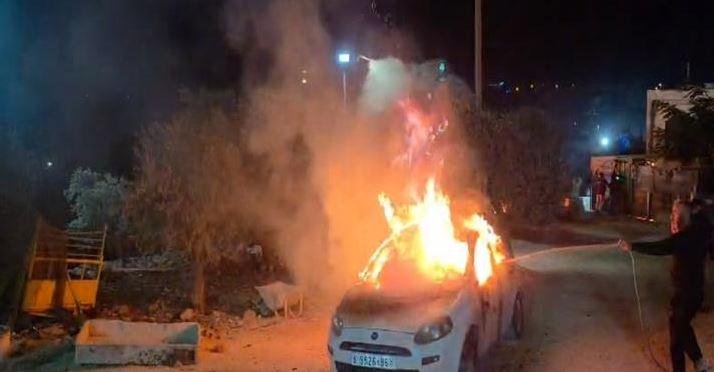فلسطين: مستوطنون يحرقون منزلين وسيارة في جنوب نابلس