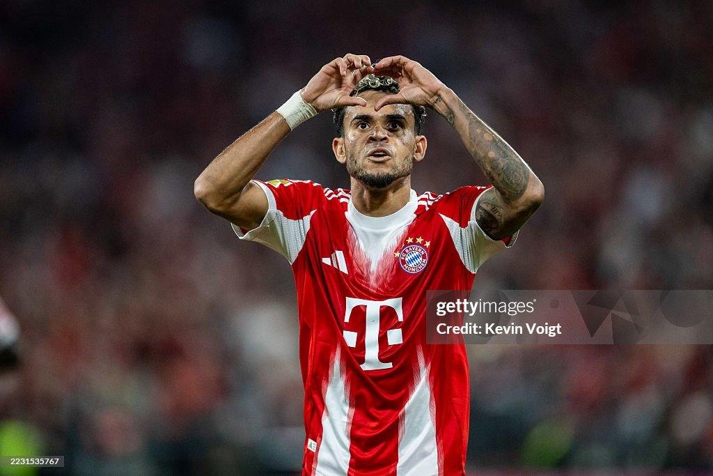 لويس دياز يغيب لأكثر من شهر عن بايرن ميونيخ بسبب الإصابة