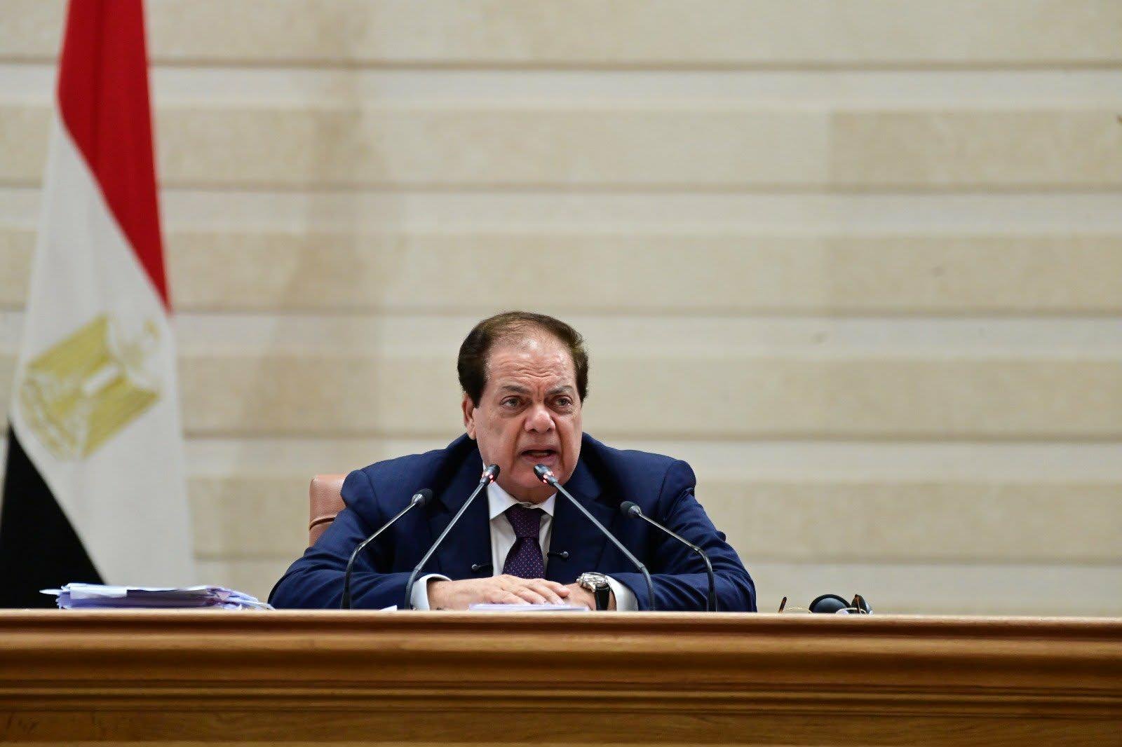 محمد أبو العينين: الفترة المقبلة صعبة في مجالات التنافس الصناعي.. ومنظومة الصناعة تحتاج إلى التطوير