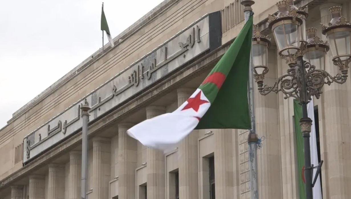 غدا.. البرلمان الجزائري يعقد جلستين منفصلتين وسط تكهنات بتدخل الجيش عسكريا في النيجر