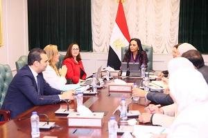 وزيرة التضامن الاجتماعي تبحث تعزيز التعاون في مجال الحضانات مع مسئولي شركة فيوتيورا