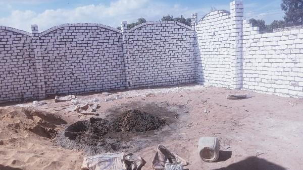 محافظ الإسماعيلية يوجه بالتصدي لمخالفات البناء.. إزالة سور مخالف وفك شدة خشبية بأحد المراكز