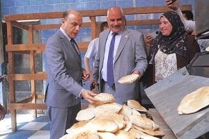 بعد أكثر من 22 عامًا من التوقف.. محافظ الغربية يفتتح المخبز الآلي بقطور