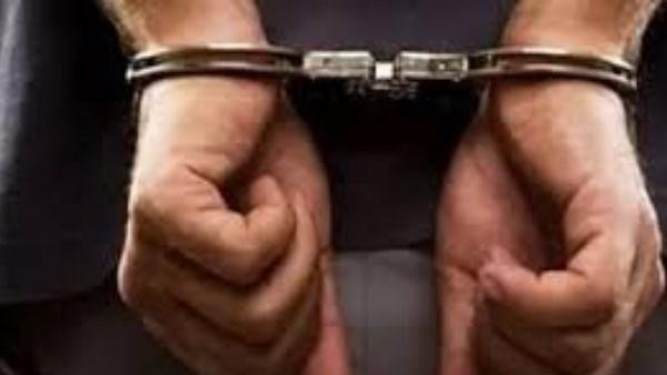 شخص يتهم مدرسًا بالتعدي بالضرب على حفيده داخل سنتر دروس في البحيرة