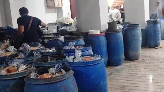 تشميع "معمل مخللات" وضبط أغذية...