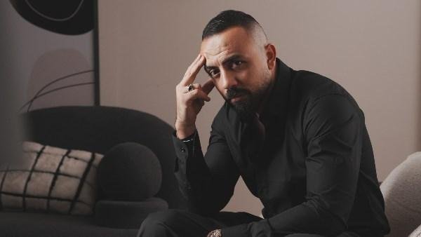 بعد نجاح أغنية المصريين.. عماد كمال يطرح أغنيته مش خسارة عبر منصات التواصل الاجتماعي