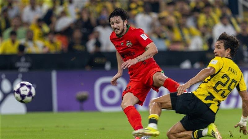 بيزيرا يكتفي بالمشاهدة.. شباب الأهلي يهزم الاتحاد بثنائية بدوري أبطال آسيا