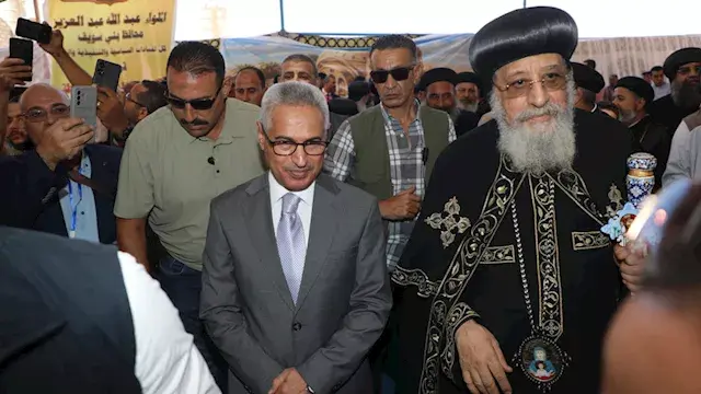 بالصور- محافظ بني سويف يستقبل البابا تواضروس في زيارة تاريخية للمحافطة