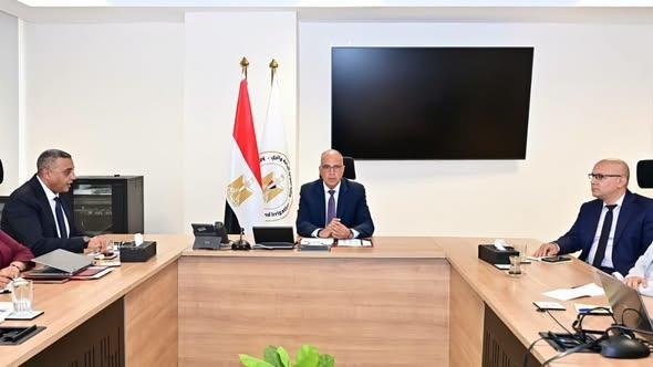وزير الري: برنامج لإحلال وتجدي...