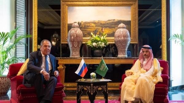 وزيرا خارجية السعودية وروسيا يبحثان التطورات الإقليمية وجهود الحفاظ على أمن المنطقة