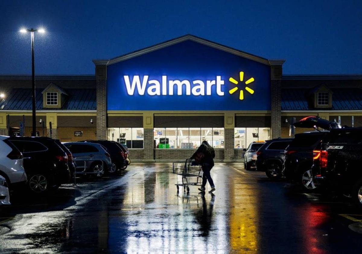 Walmart profits top estimates...