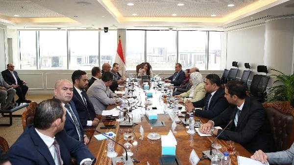 وزيرة الإسكان تبحث تعظيم الاستفادة من الأصول العقارية لهيئة المجتمعات العمرانية