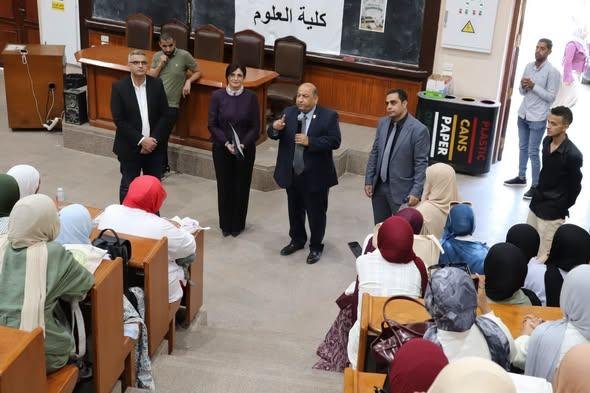 من كليات التجارة والعلوم والهندسة إلى الآثار.. قيادات جامعة القاهرة تتابع انتظام الدراسة ميدانيا