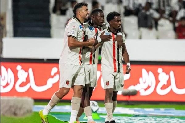 تريزيجيه يتعافى من الإصابة ويعود لتدريبات الرياض السعودي