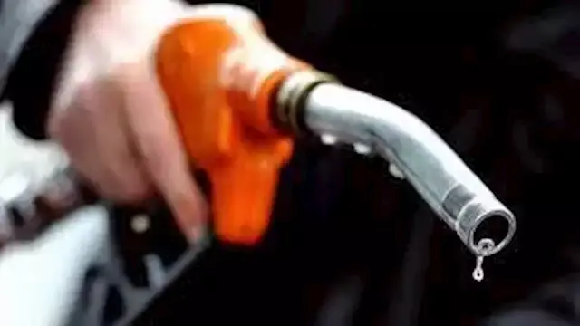 بعد توقع زيادة البنزين 10 إلى 15%.. كم ستدفع شهريًا لقيادة سيارتك؟