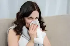 هل يؤدي تنظيف الأنف بقوة إلى الإضرار بطبلة الأذن؟