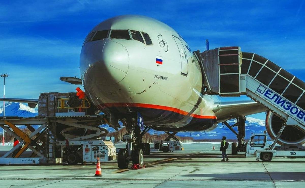 Jet shortages, volatile fuel s...