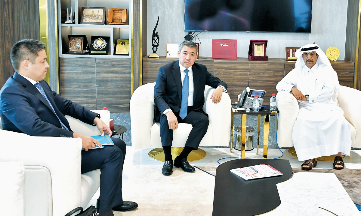 الغرفة تبحث تطوير التعاون مع ك...