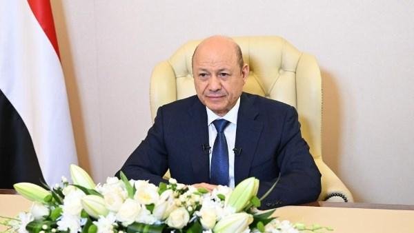 العليمي يدعو اليمنيين للانضمام إلى القوات المسلحة ويعد الحوثيين بالعفو