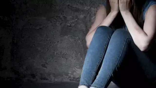 مفاجأة في واقعة أب حلق شعر ابنته القاصر بالدقي.. ماذا كشفت التحريات؟