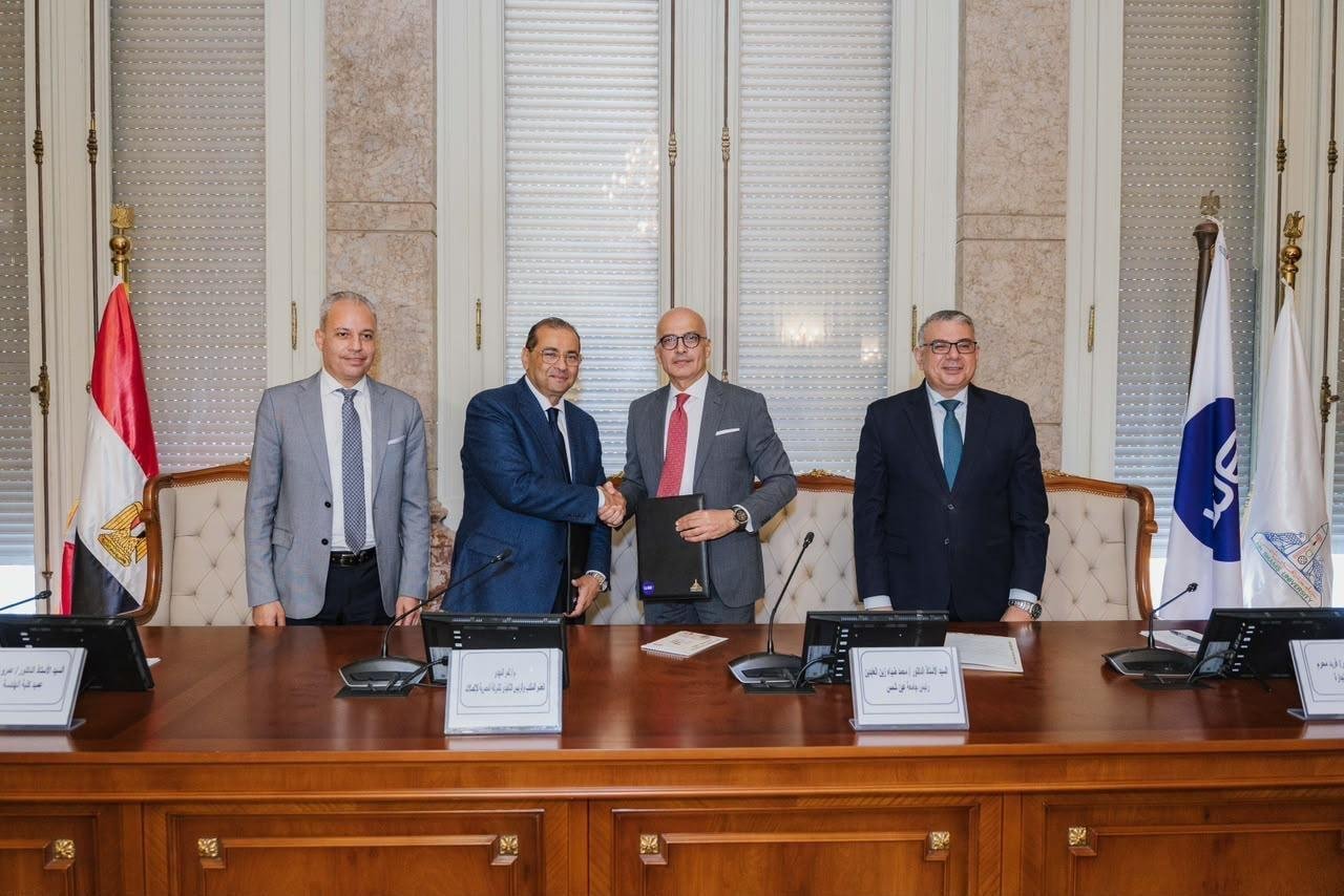 المصرية للاتصالات وجامعة عين ش...