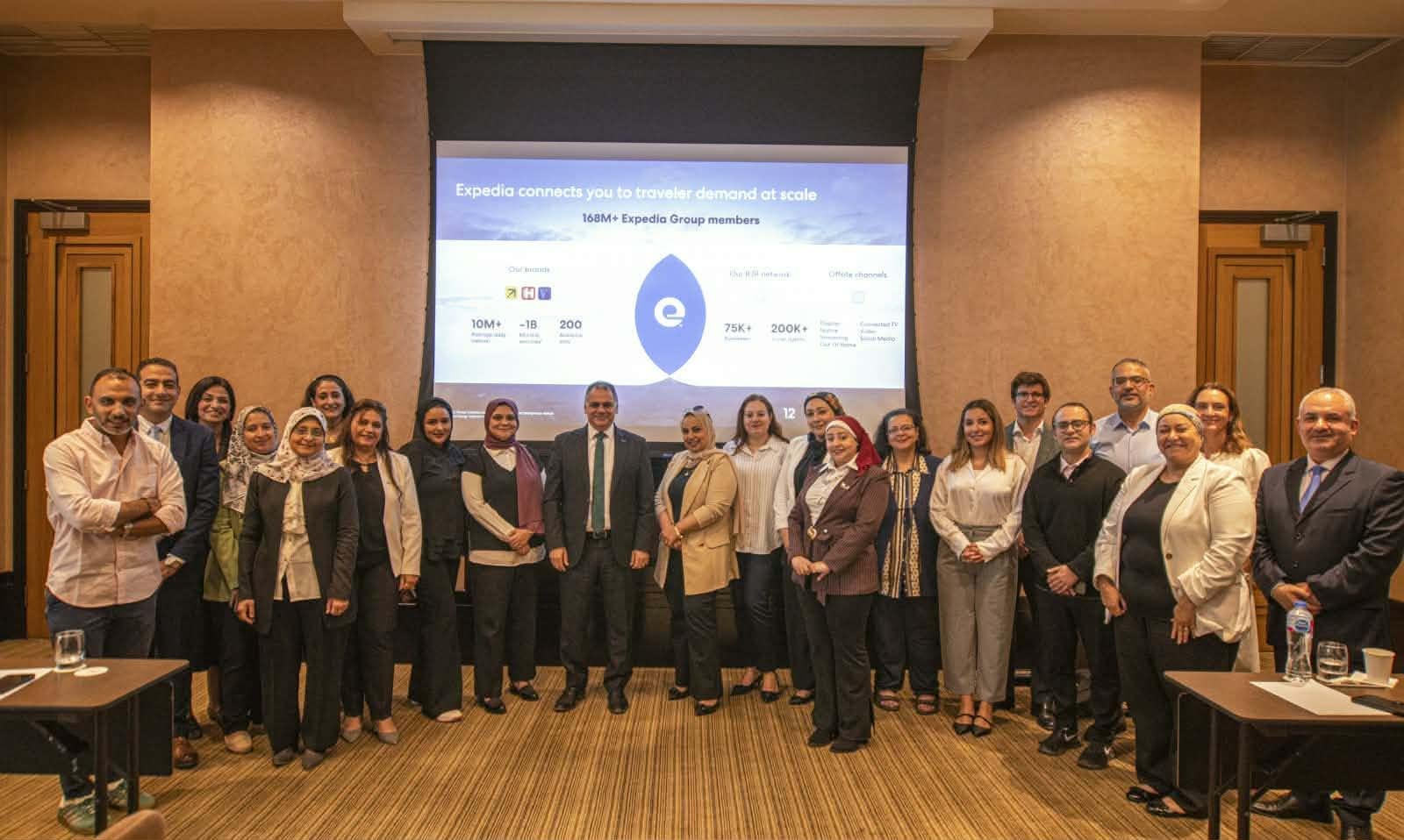 ورشة عمل متخصصة للعاملين بالسياحة حول توظيف الذكاء الاصطناعي في تطوير الحملات الترويجية
