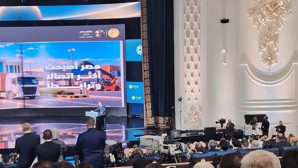 تحديات واجهت الرئيس قبل 2014.. مدبولي يستعرض فيلما «للتاريخ» بختام منتدى مصر 2026